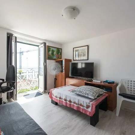 Penthouse Magnificent River View In Alfama
