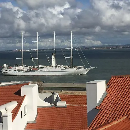 Penthouse Magnificent River View In Alfama * Lisboa